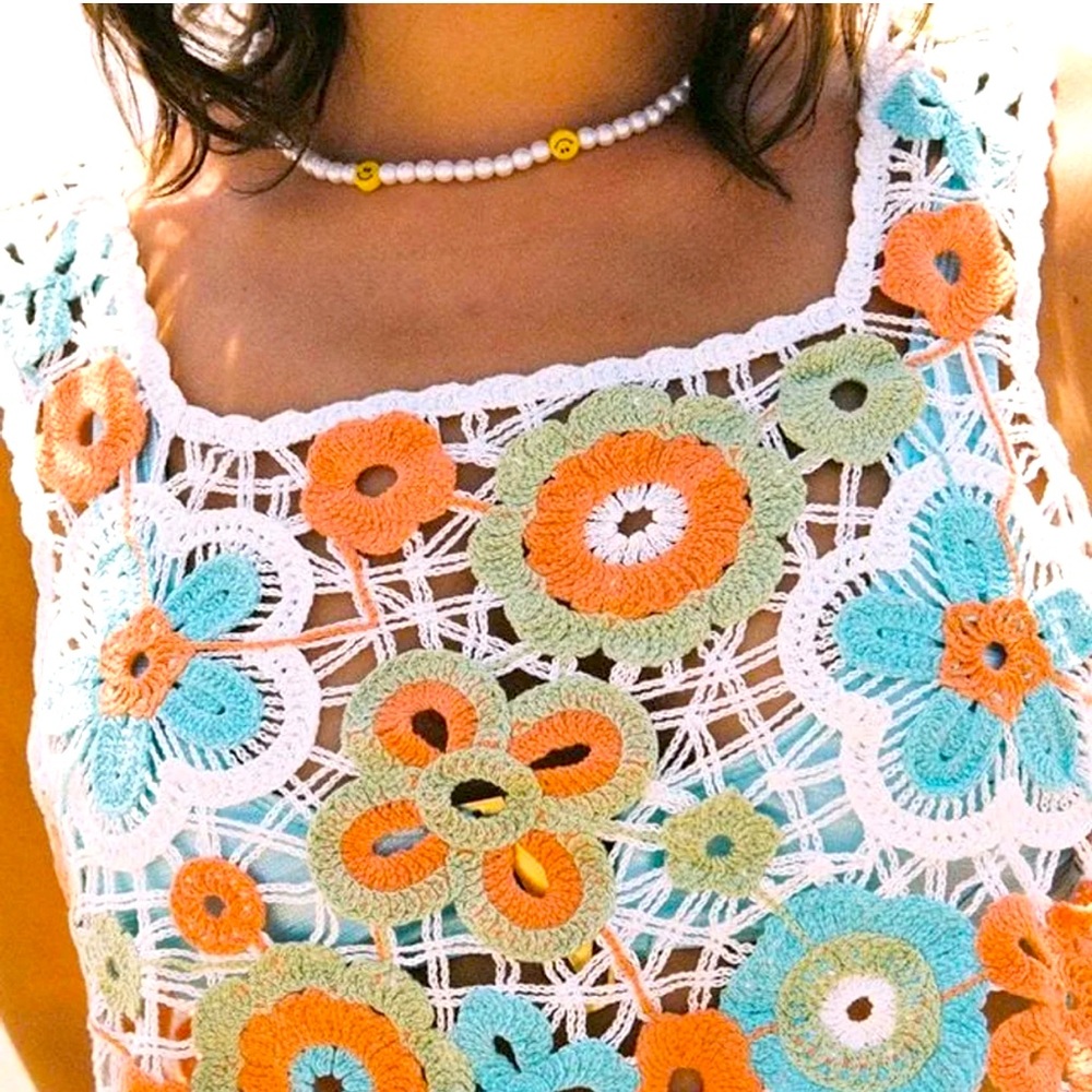 NWT CIDER Crop Top Colorful Crochet Floral Top Medium - Picture 1 of 9